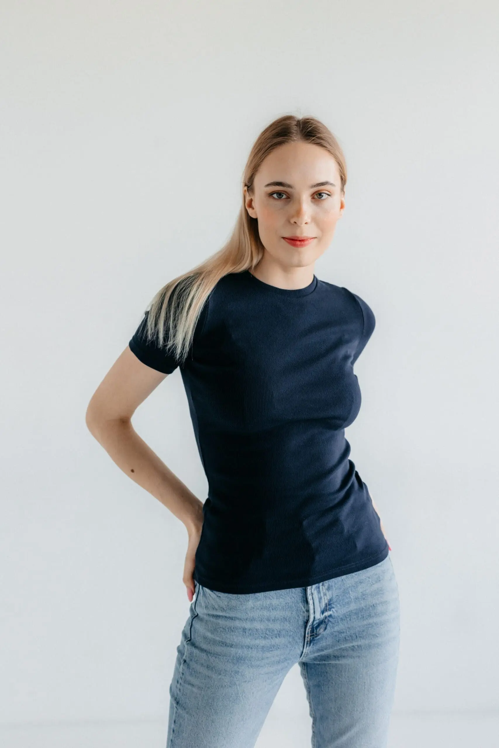 T-shirt z wysokim dekoltem z dzianiny o drobnym splocie | ESTER