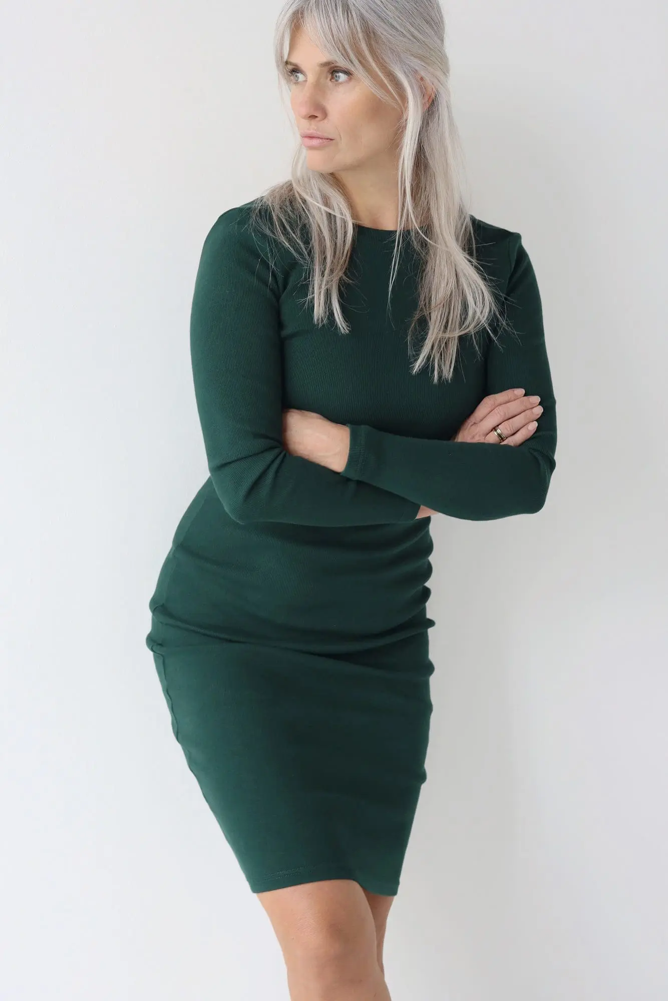 Sukienka longsleeve z dekoltem V | ELSA