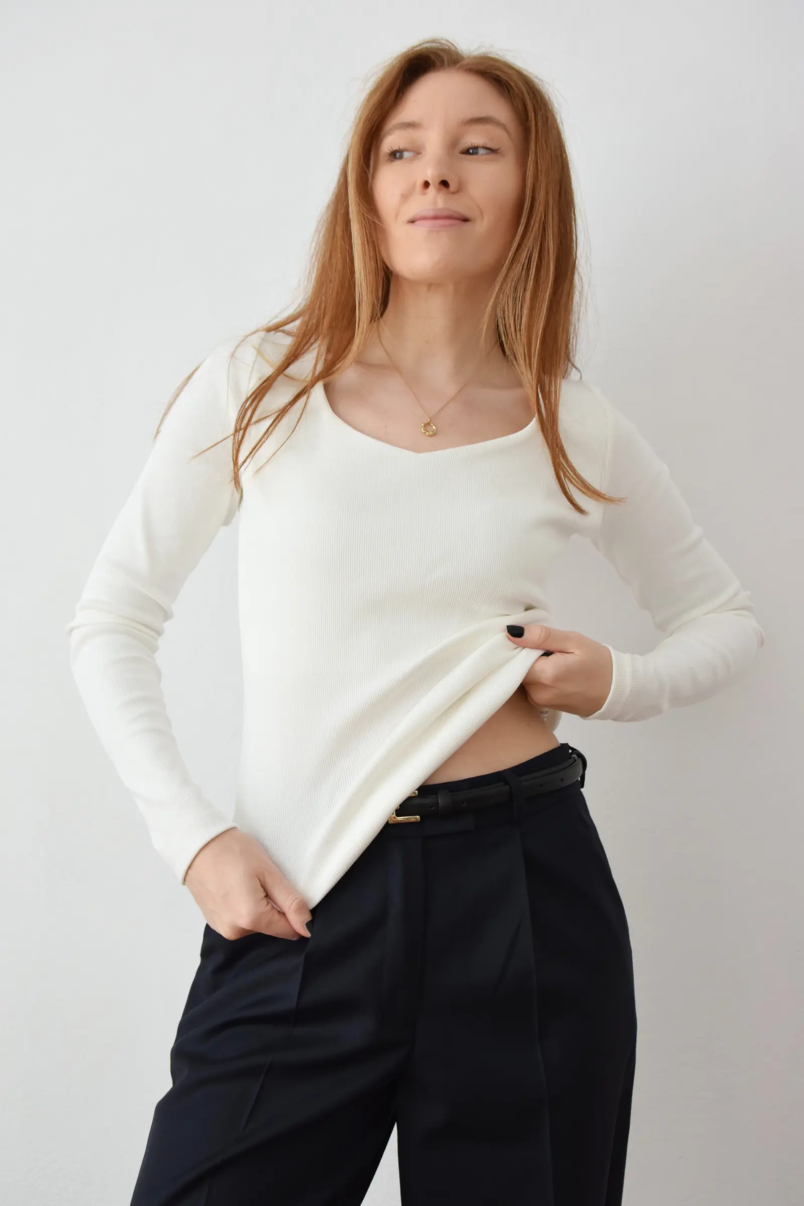 Bluzka longsleeve z dekoltem Caro KARINA (2)