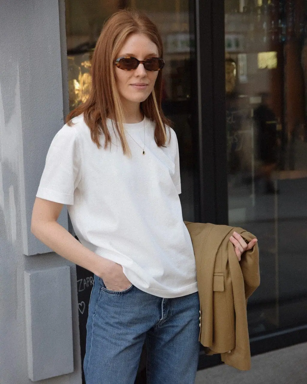 T-shirt z heavy jersey z wysokim dekoltem  | LOU