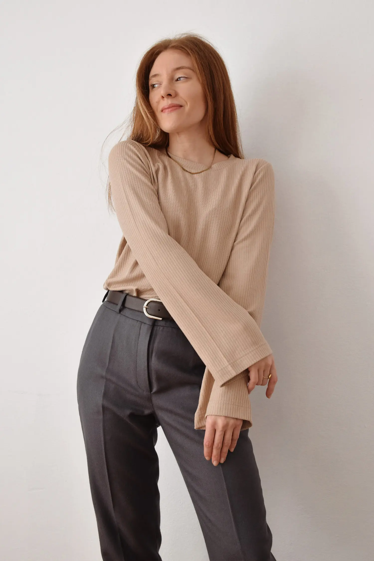 Bluzka z rozkloszownymi rękawami z wiskozy sweterkowej | ADELINE