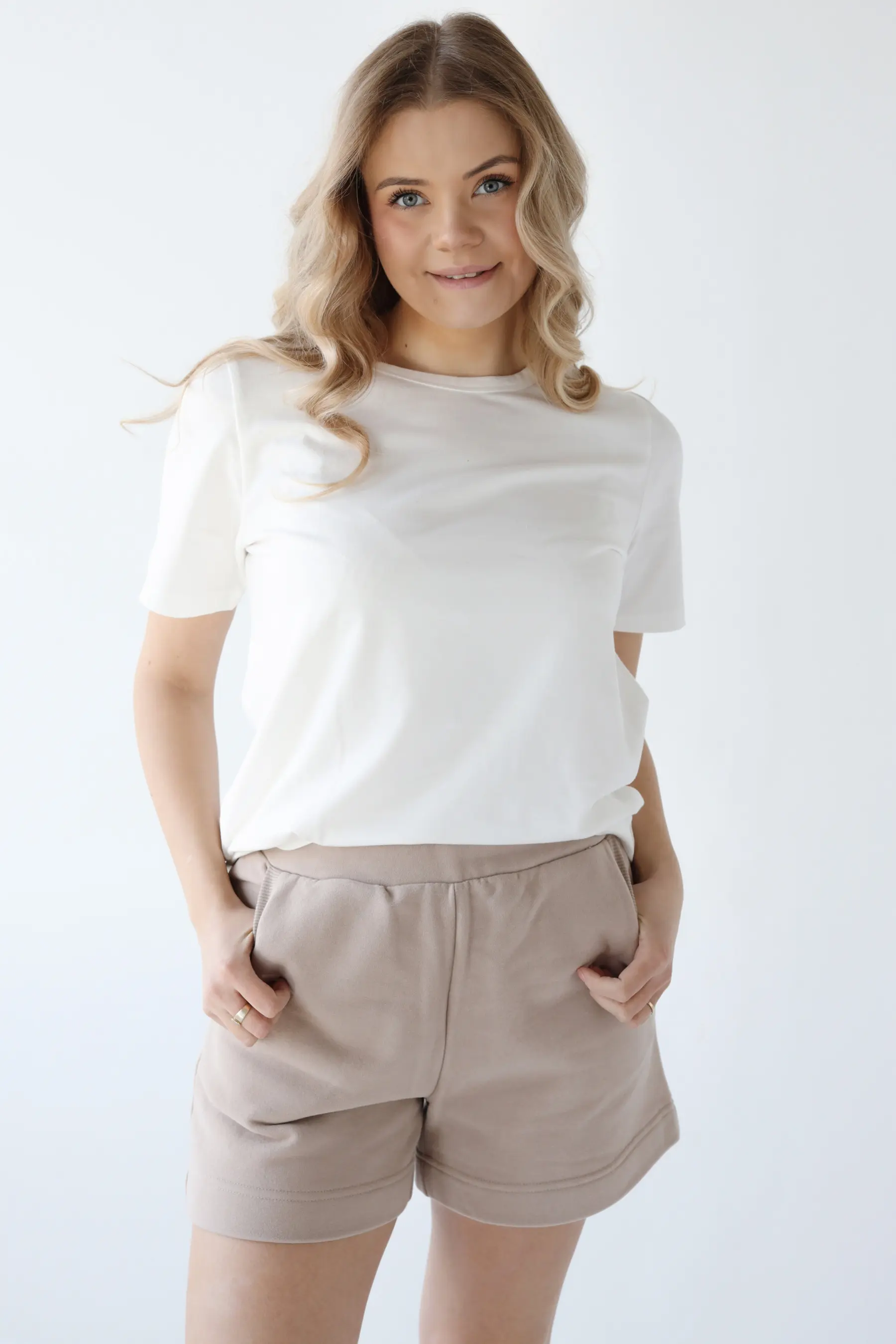 Szorty dresowe skin peach | LEONIE