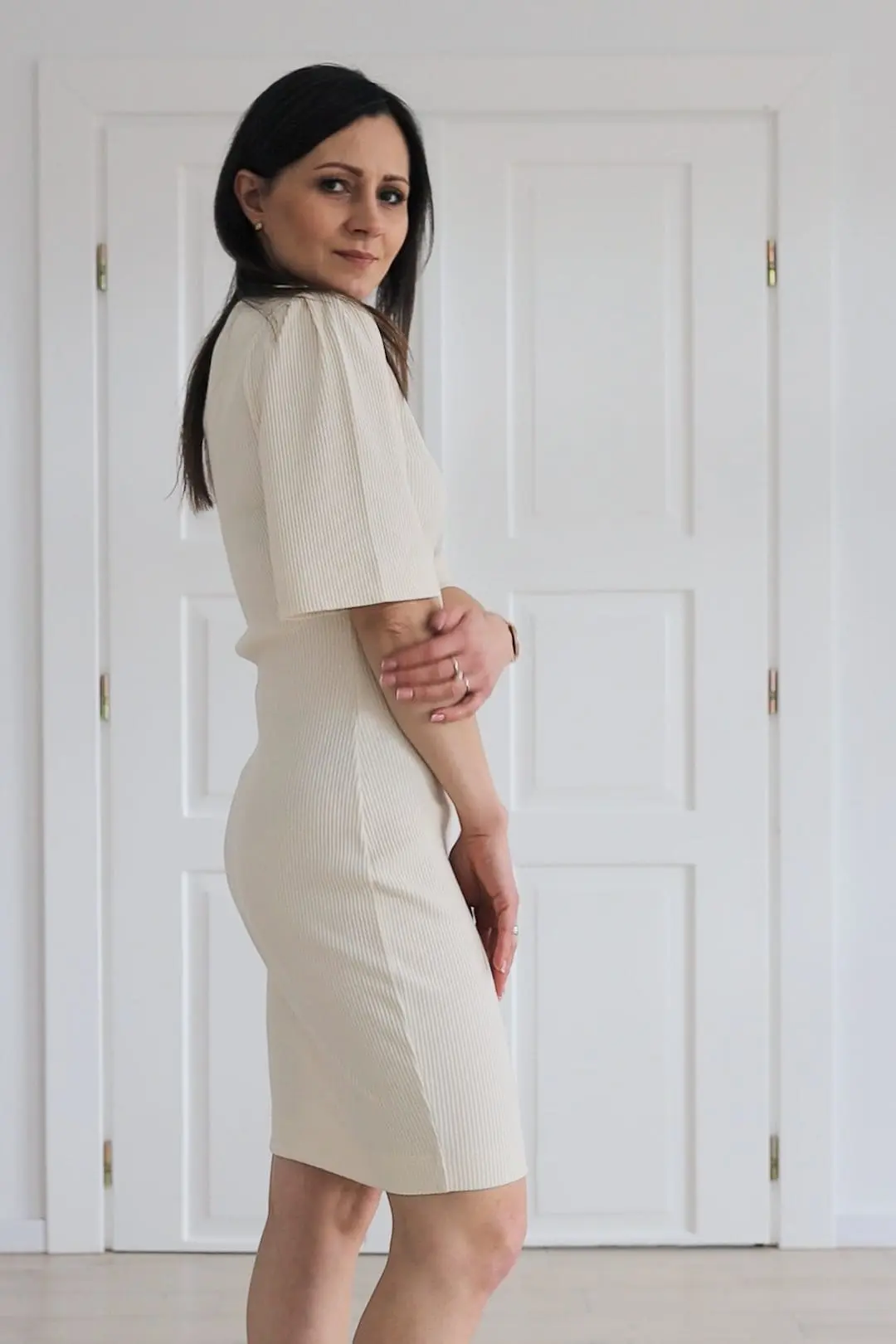 Sukienka z bufiastymi rękawkami | ELISABETH