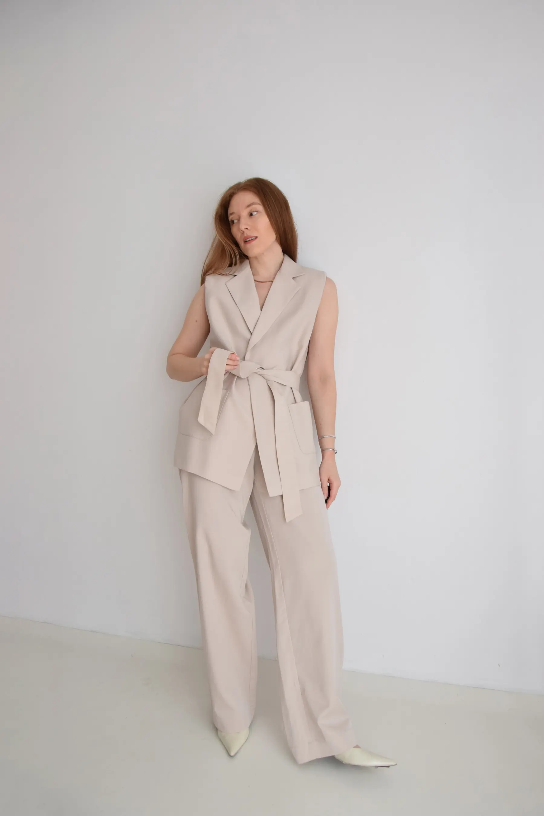 Kamizelka marynarkowa z paskiem | ADLEY