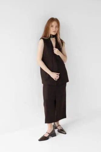 Spódnica midi z wełny z rozcięciem z przodu | CASSANDRA