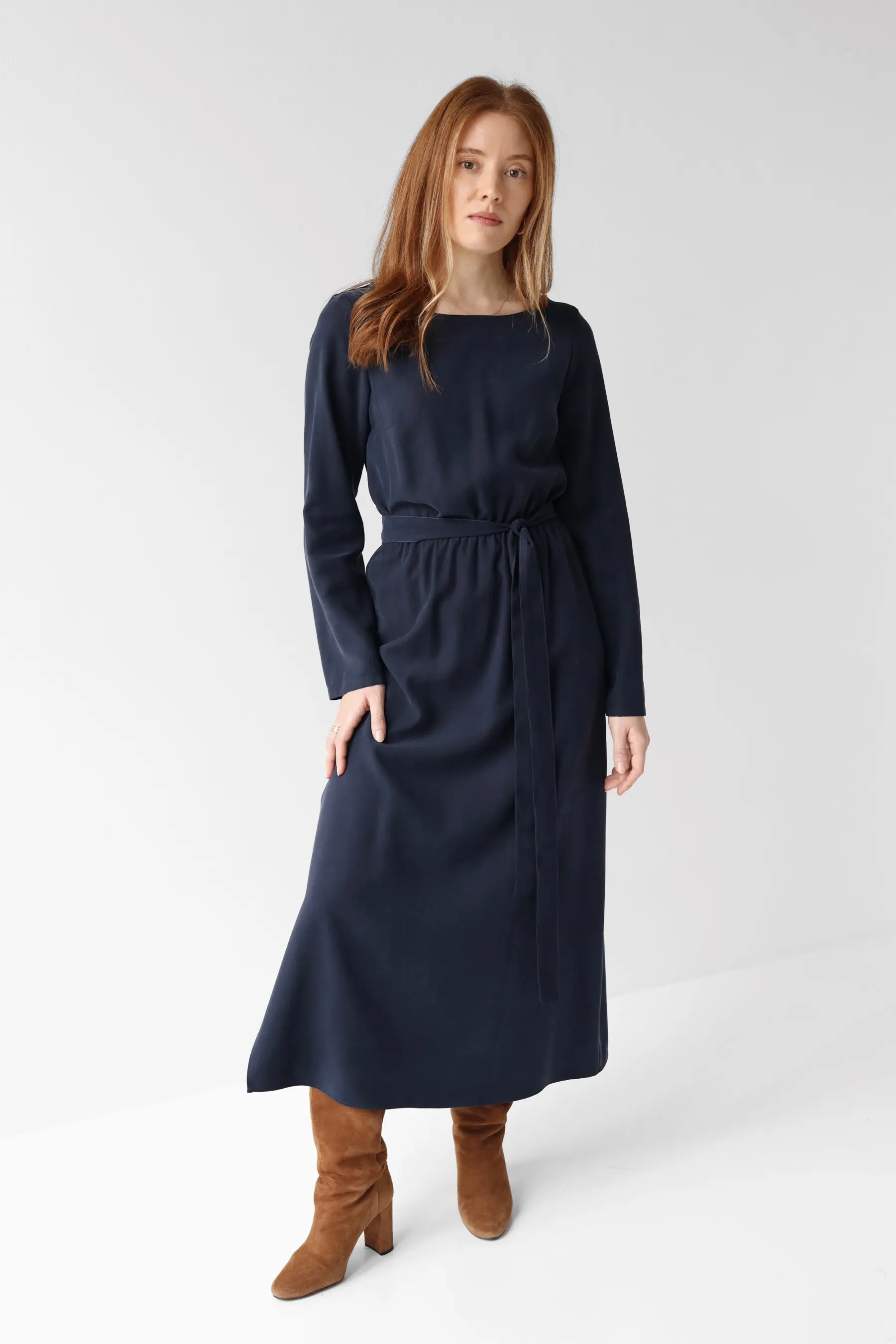 Sukienka wiskozowa o rozkloszowanej formie | NADINE