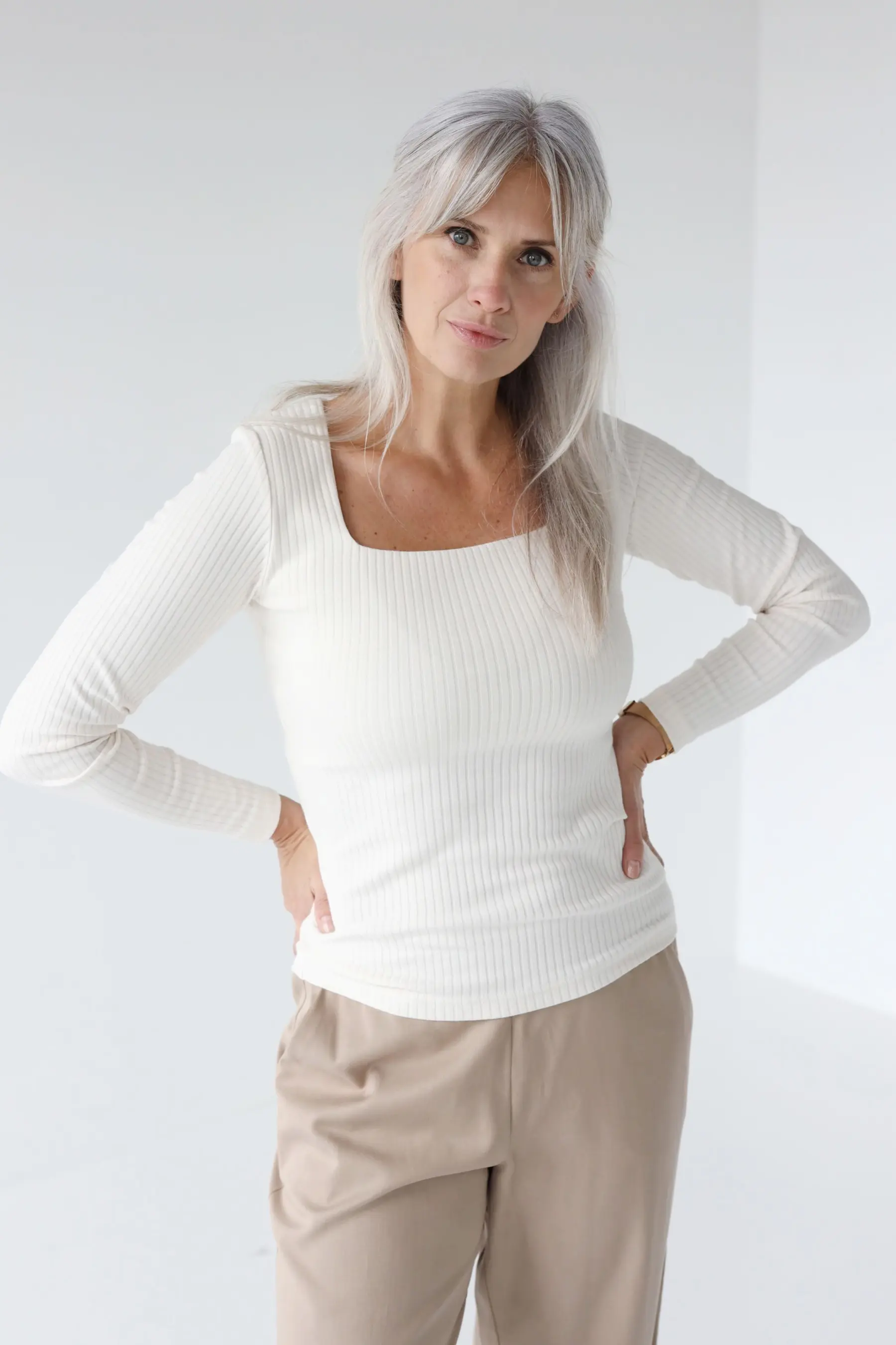 Bluzka longsleeve z kwadratowym dekoltem  | ZAIRA