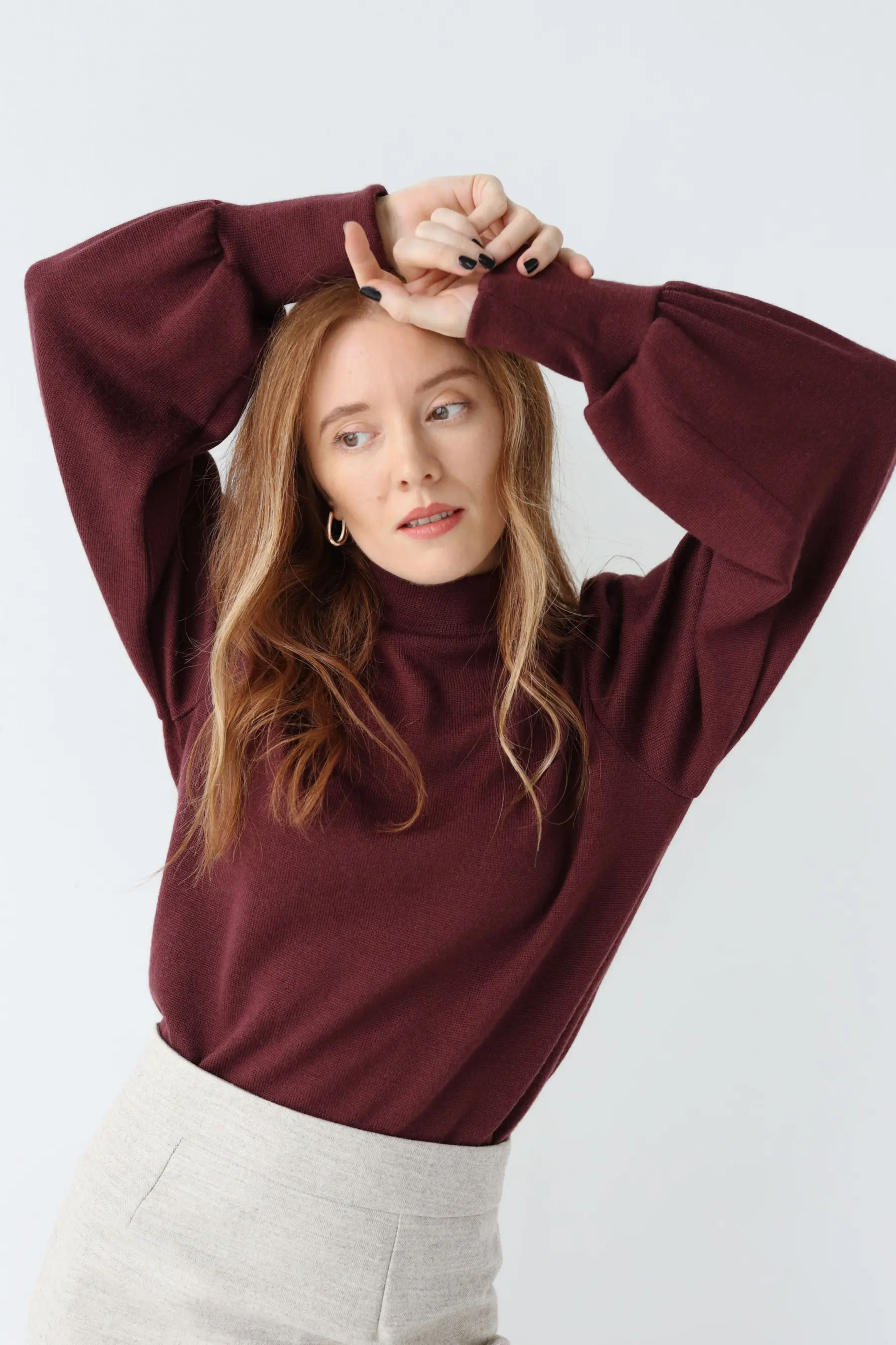 Sweter z wełny merino z ozdobnymi rękawami | IRIS