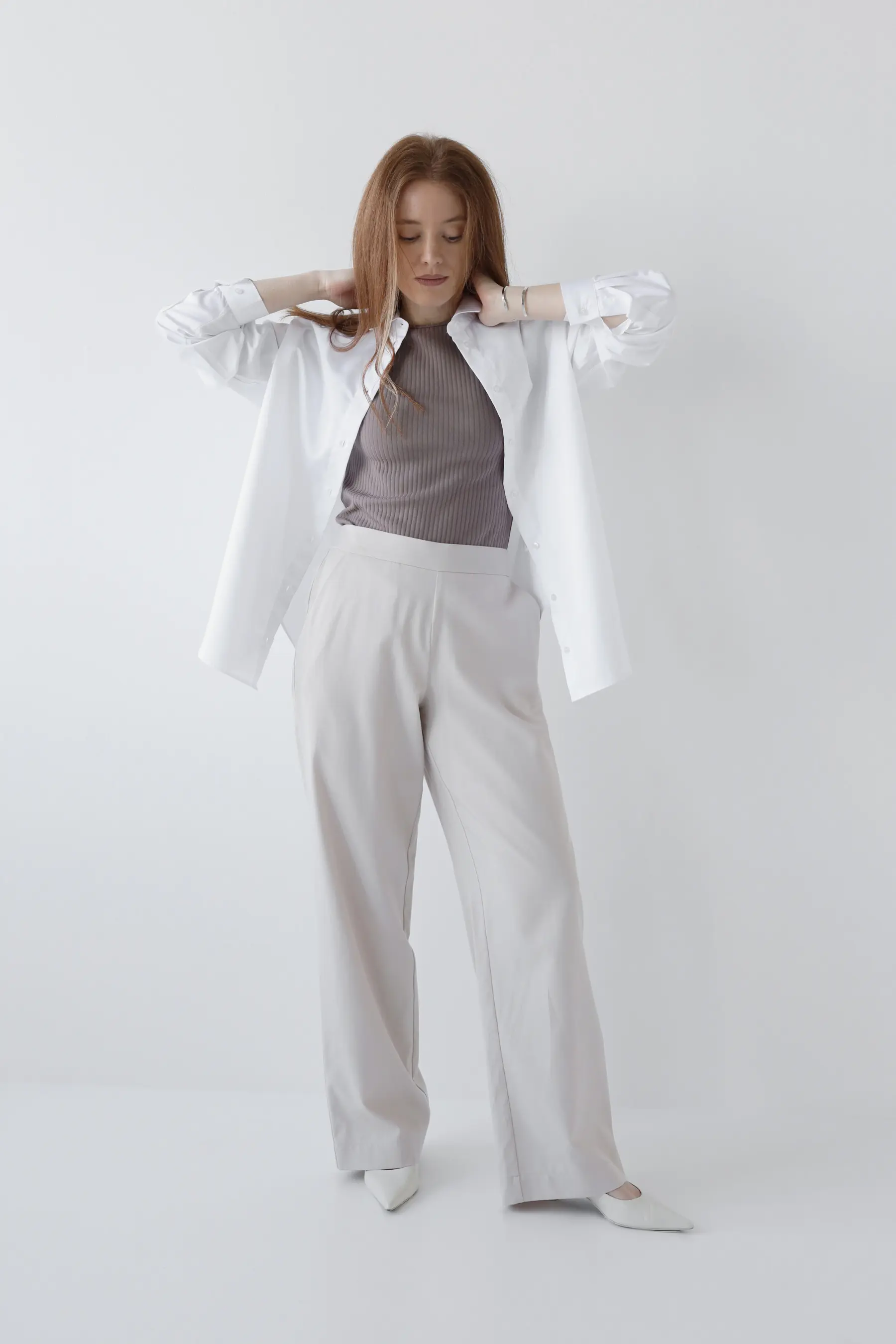 Spodnie z szerokimi nogawkami typu regular | MARISOL