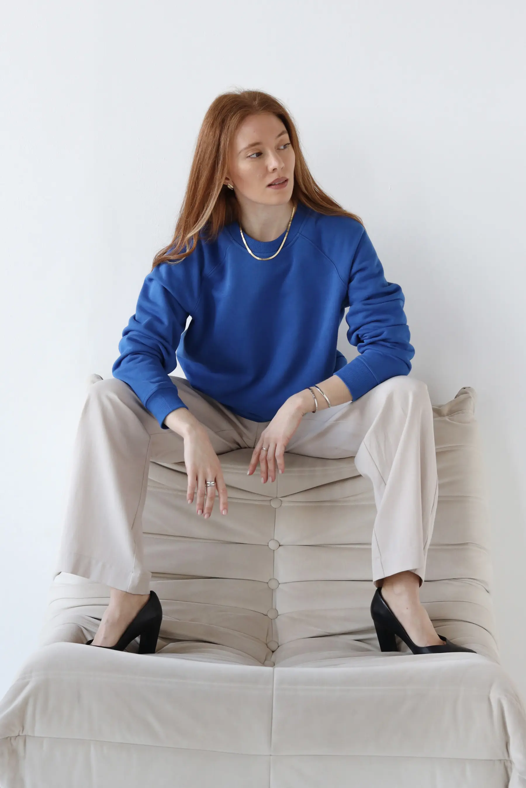 Kobaltowa bluza dresowa z raglanowymi rękawami | NOOR