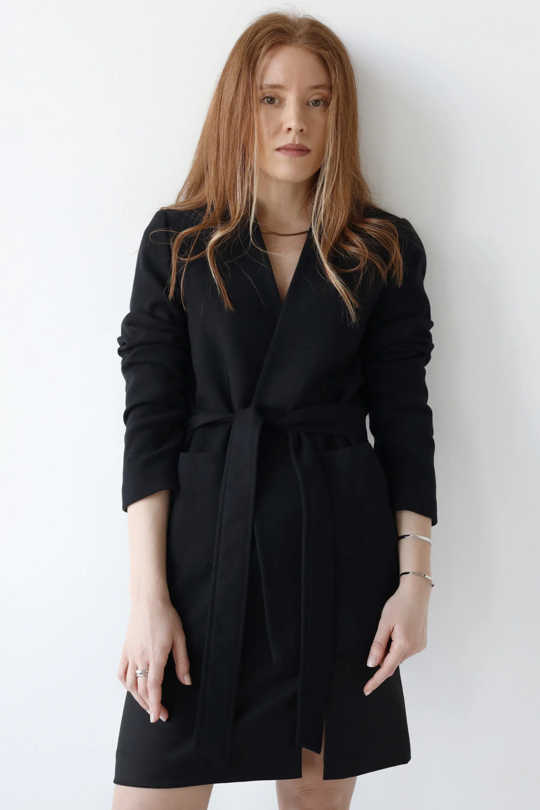 Marynarka z wełny z paskiem | RAYANA