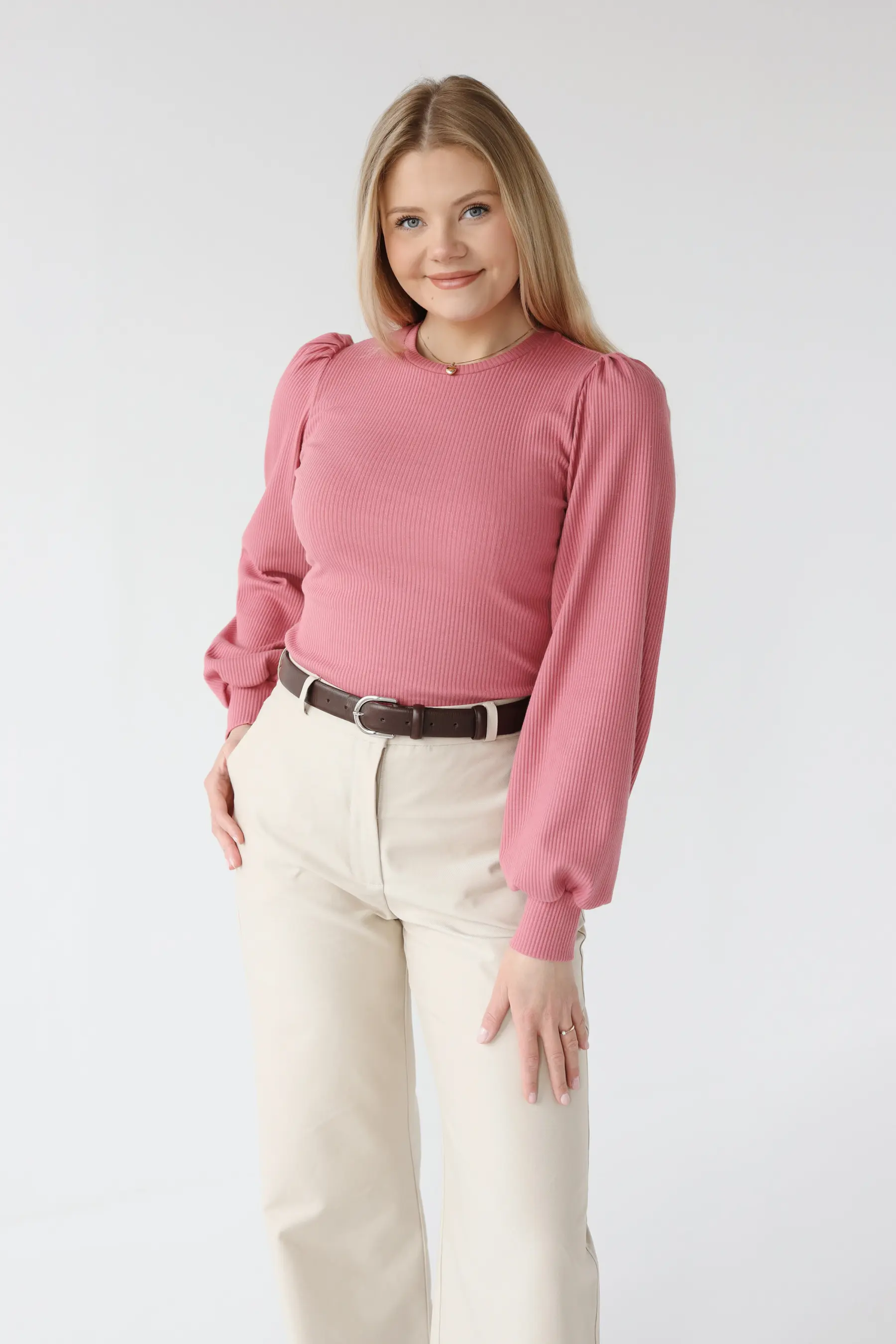 Bluzka longsleeve z ozdobnymi rękawami | MALIN