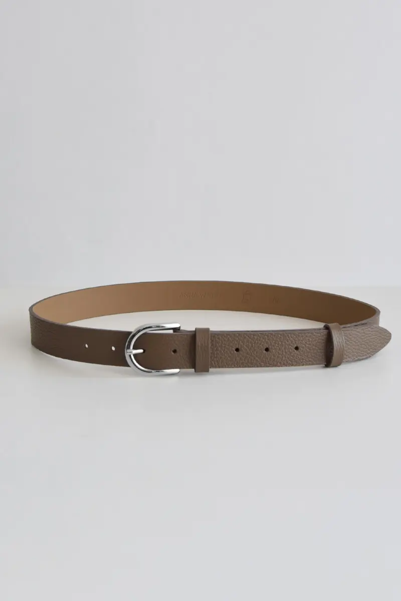 Pasek damski z groszkowej skóry ze srebrną klamrą | WILNEY MOCHA SILVER