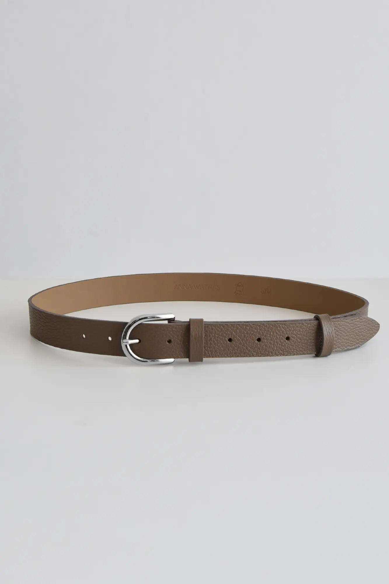 Pasek damski z groszkowej skóry ze srebrną klamrą | WILNEY MOCHA SILVER