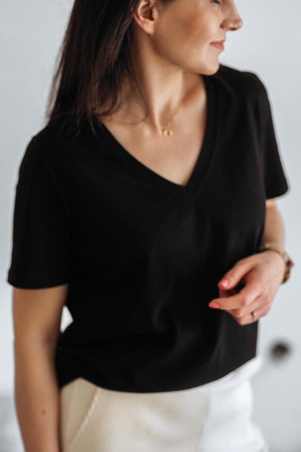 T-shirt v-neck o luźnej formie Supima Cotton | KIRSTEN