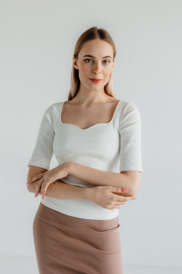 Bluzka z dekoltem heart neck | GRETE