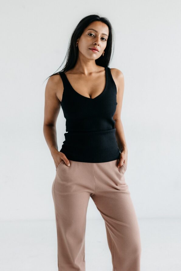 Top V-neck na ramiączkach | RUNA