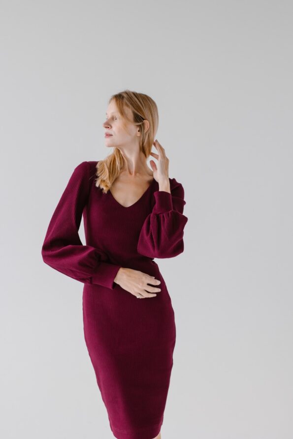 Sukienka v-neck z bufiastym rękawem | ARLETTE