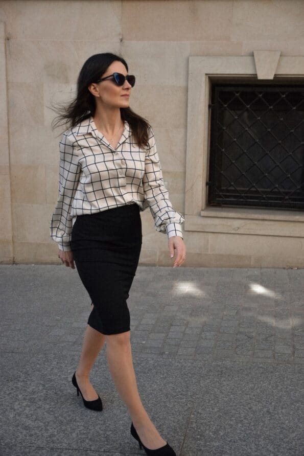 Koszula damska z wiskozy z satynowym wykończeniem | SISI