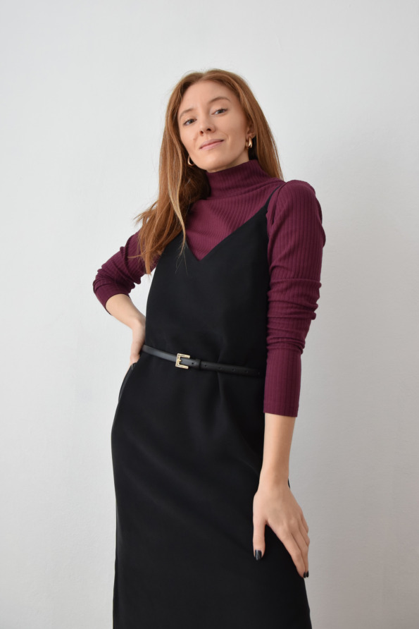 Sukienka midi na ramiączkach z dekoltem V | LORELAI