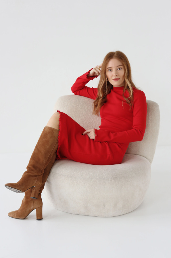 Sukienka ze stójką i rozkloszowanymi rękawami | HAILEY